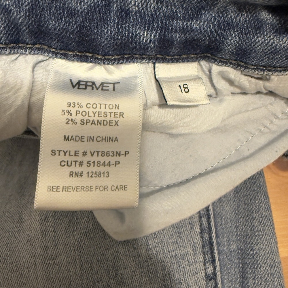 Vervet Los Angeles Distressed Straight Leg Jeans Light Wash Plus Size 18 - Picture 4 of 6